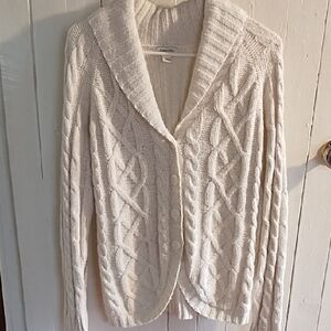 St. John's Bay Like New Women's Cream Cable Knit Sweater Size Medium.